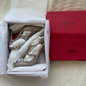 Authentic VALENTINO PATENT ROCKSTUD CAGED PUMP 100MM